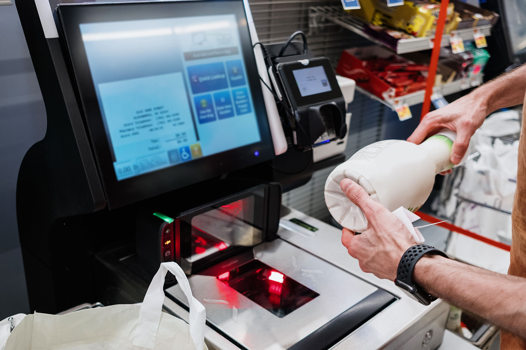 Self-Checkout at Supermarket (Getty Images/Grace Cary)