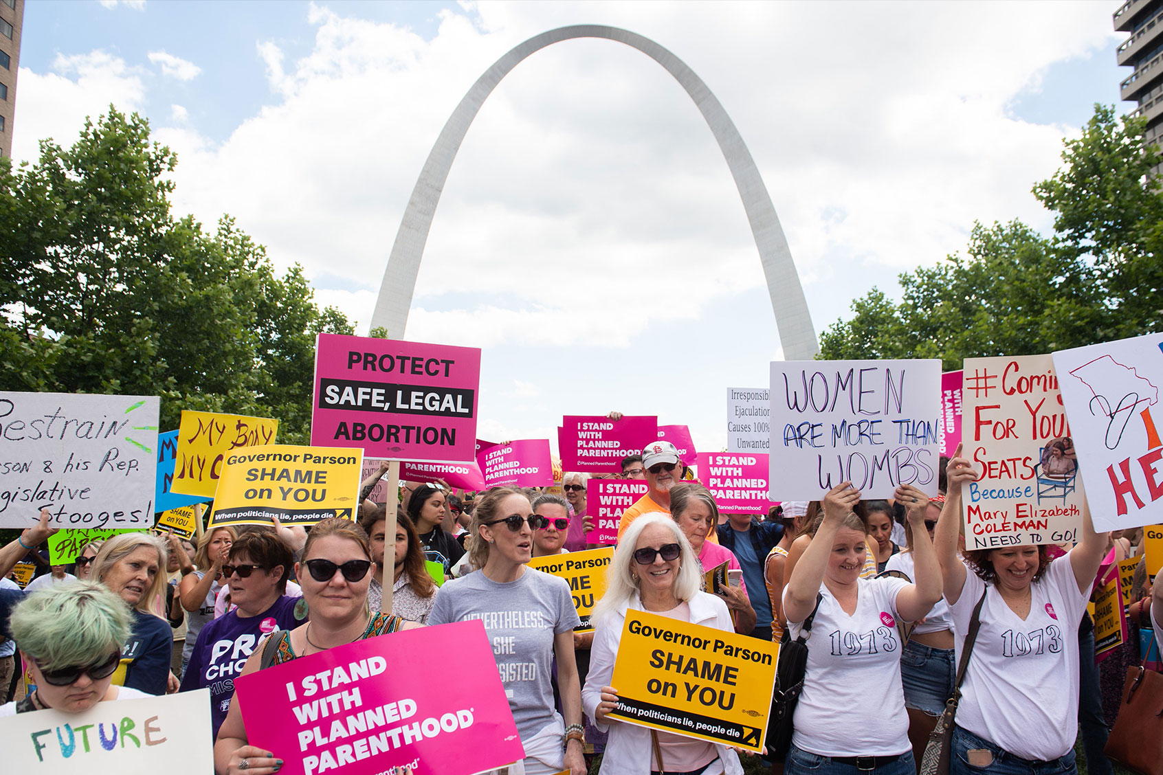 Thousands of demonstrators march in support of Planned Parenthood and pro-choice during a rally in St. Louis, Missouri, May 30, 2019. (SAUL LOEB/AFP via Getty Images)