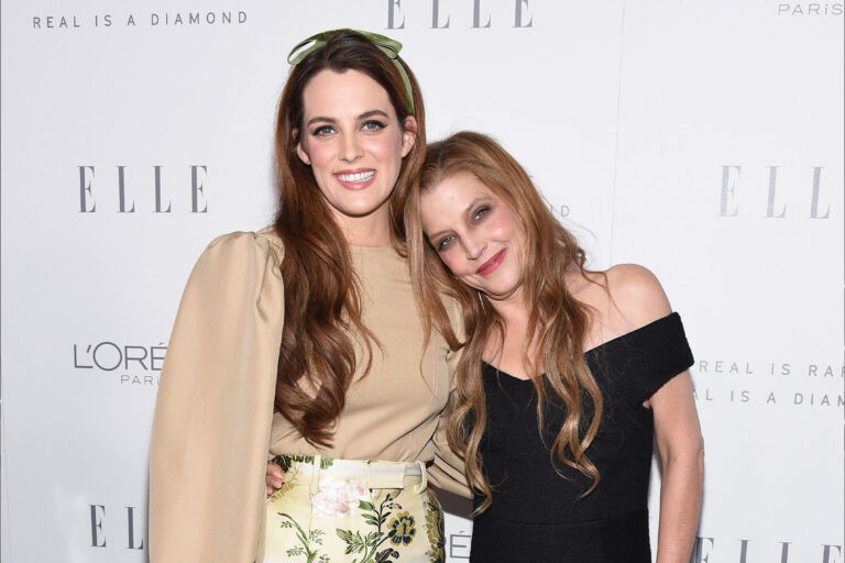 Riley Keough and Lisa Marie Presely (WWD/Penske Media via Getty Images)