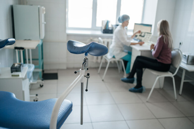 Woman doctor gynecologist consulting a patient (Getty Images/Svetlana Repnitskaya)