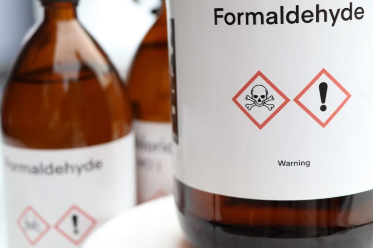 Formaldehyde, Hazardous chemicals and symbols on containers, chemical in industry or laboratory (Kittisak Kaewchalun / Getty Images)