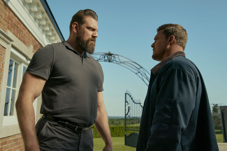 Olivier Richters (Paulie) and Alan Ritchson (Jack Reacher) in "Reacher" (Jasper Savage/Prime)