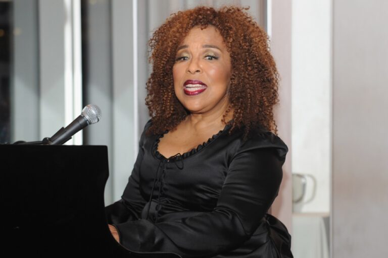 Grammy award-winning singer, songwriter Roberta Flack gives a special performance at the Women's Sports Foundation's 70th Birthday Party For Billie Jean King at the Museum of Art and Design on November 6, 2013, in New York City. (Brad Barket/Getty Images for Women's Sports Foundation)