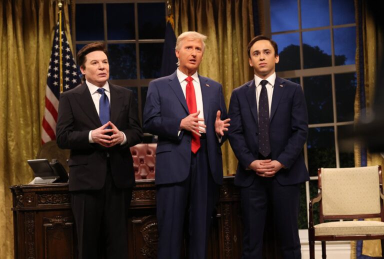 (l-r) Special guest Mike Myers as Elon Musk, James Austin Johnson as Donald Trump and Marcello Hernández as Marco Rubio during the “Trump Musk Rubio” Cold Open on Saturday, March 8, 2025 (Will Heath/NBC)