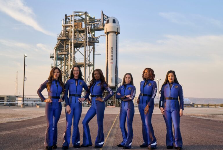 The NS-31 crew prior to their flight. Left to right: Lauren Sánchez, Katy Perry, Aisha Bowe, Kerianne Flynn, Gayle King and Amanda Nguyễn. (Blue Origin)