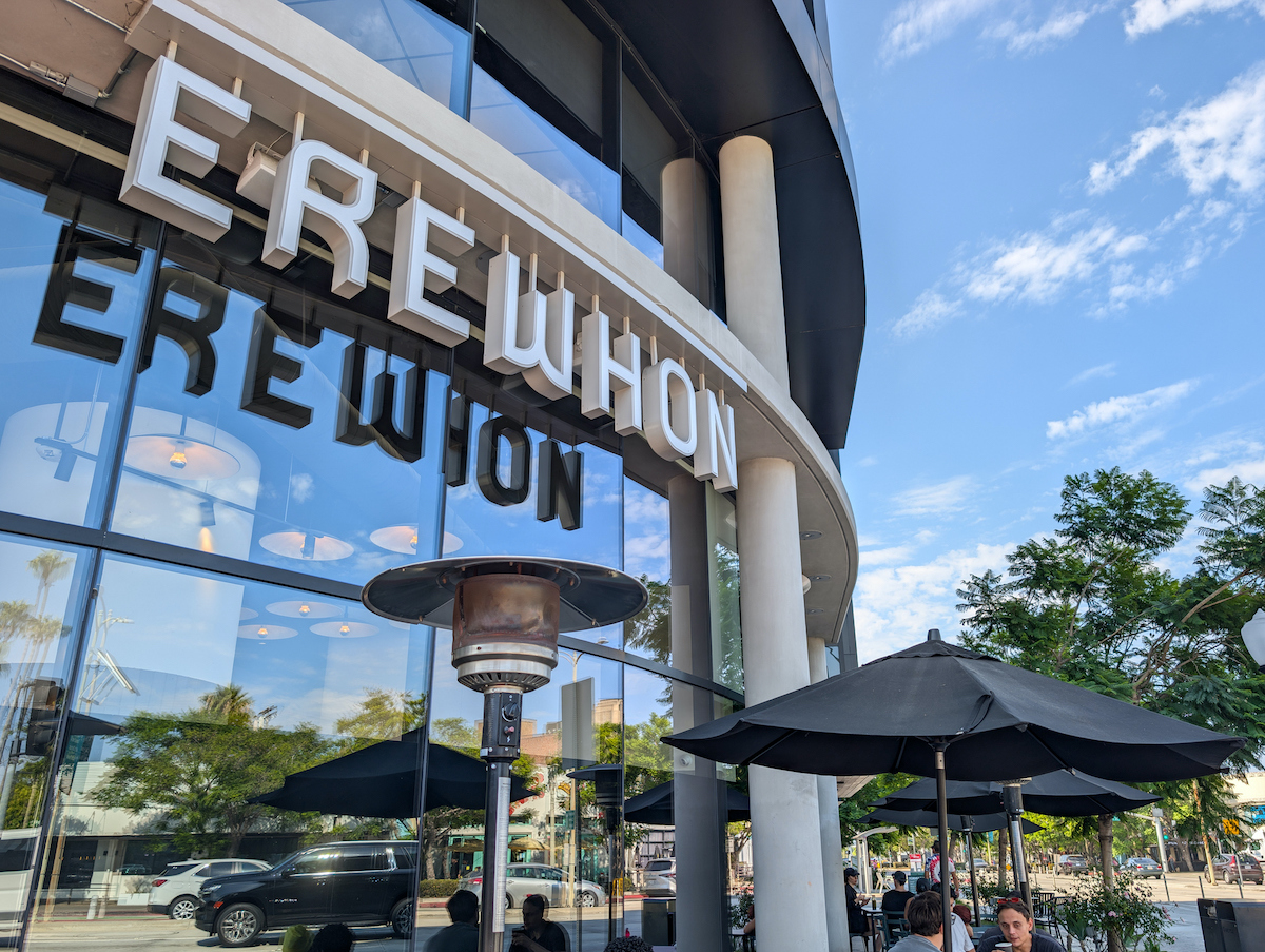 Erewhon storefront (Getty Images / Noah Suave )