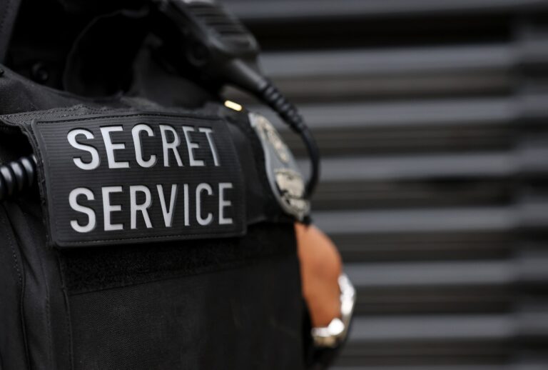 A Secret Service member stands outside the perimeter prior to Super Bowl LIX on February 09, 2025 in New Orleans, Louisiana. ( Aaron M. Sprecher/Getty Images)