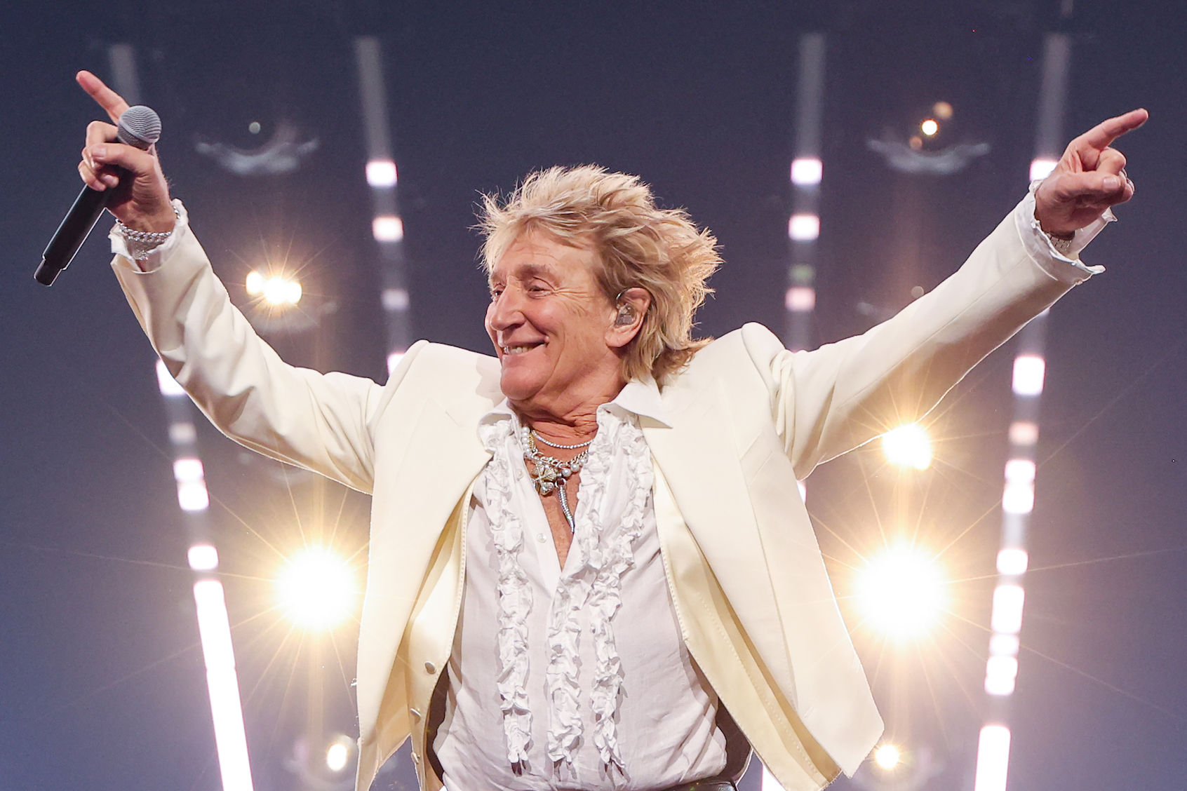 Rod Stewart performs onstage at the 2025 American Music Awards. (Photo by Christopher Polk/Getty Images)