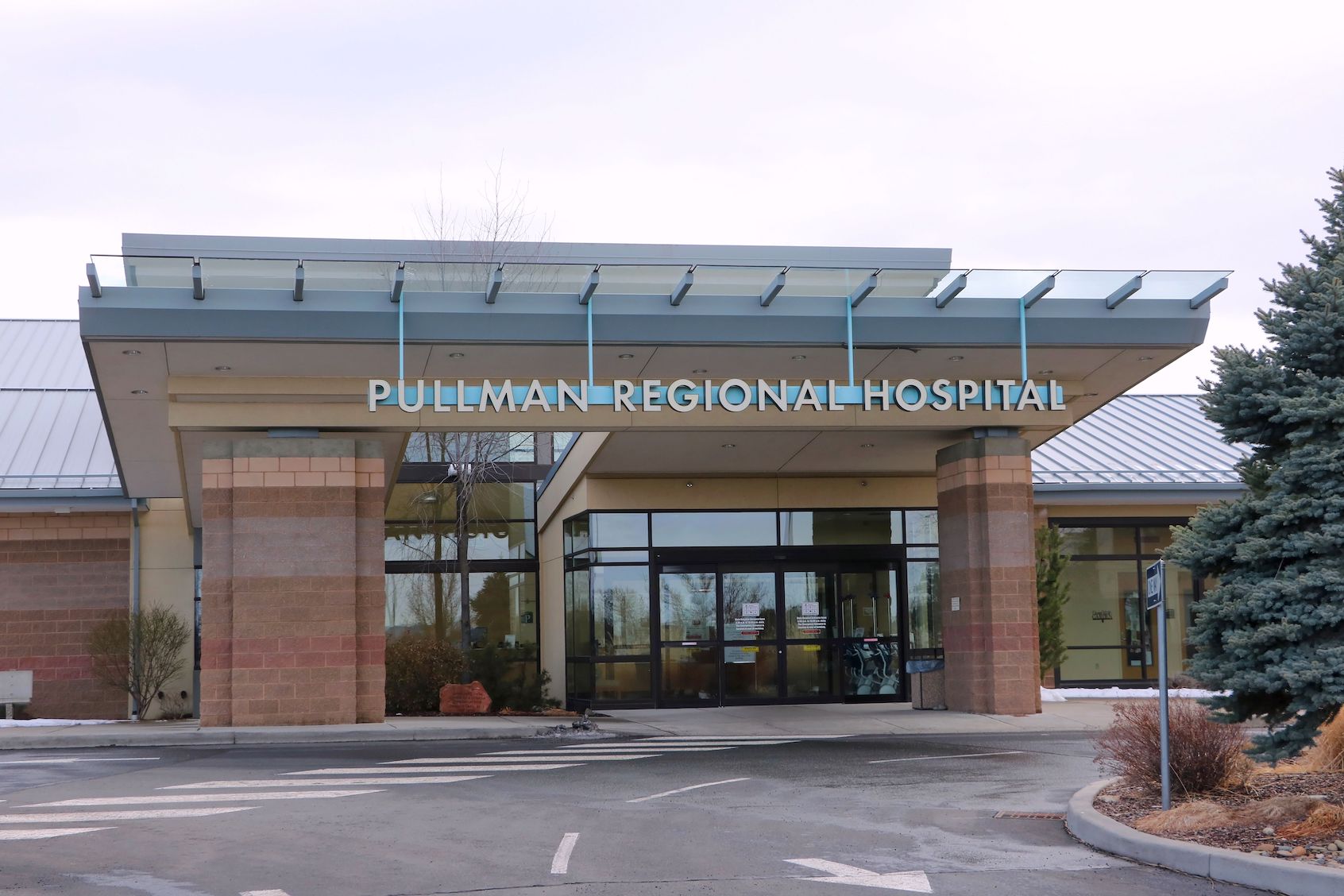 Entrance to Pullman Regional Hospital in Pullman Washington. (Photo by Don and Melinda Crawford/ Getty Images)