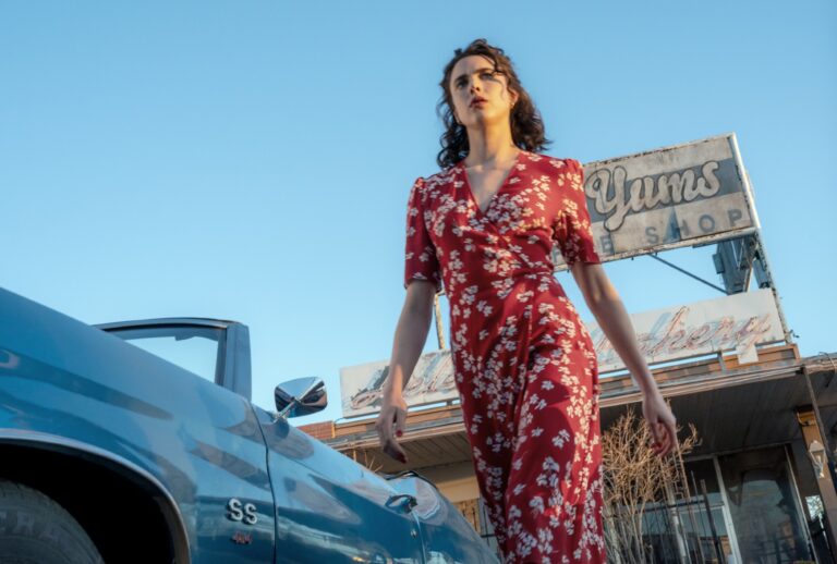 Margaret Qualley as Honey O’Donahue in "Honey Don't!" (Karen Kuehn/Focus Features)