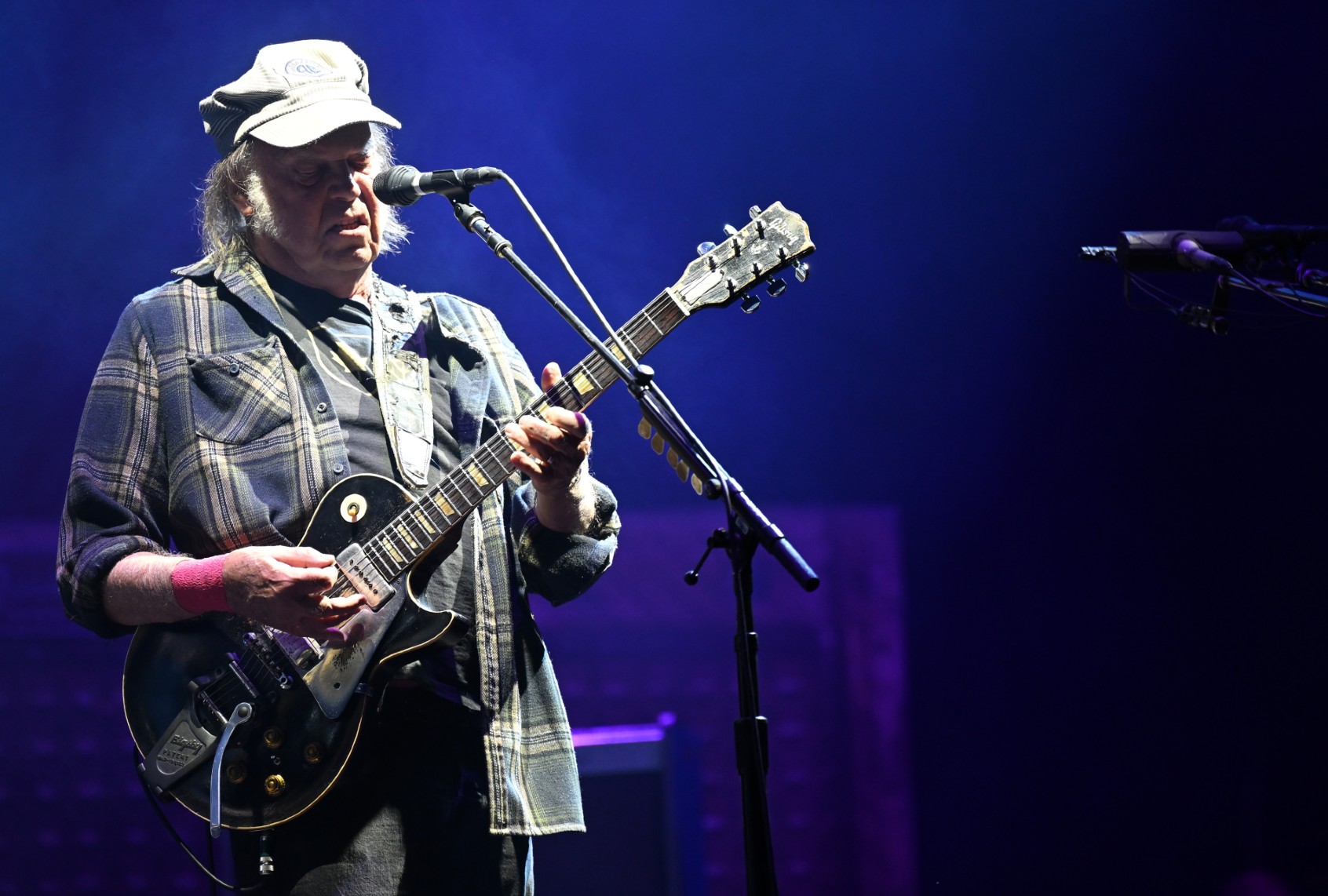 Neil Young, 2025 ( Samir Hussein/WireImage/Getty Images)
