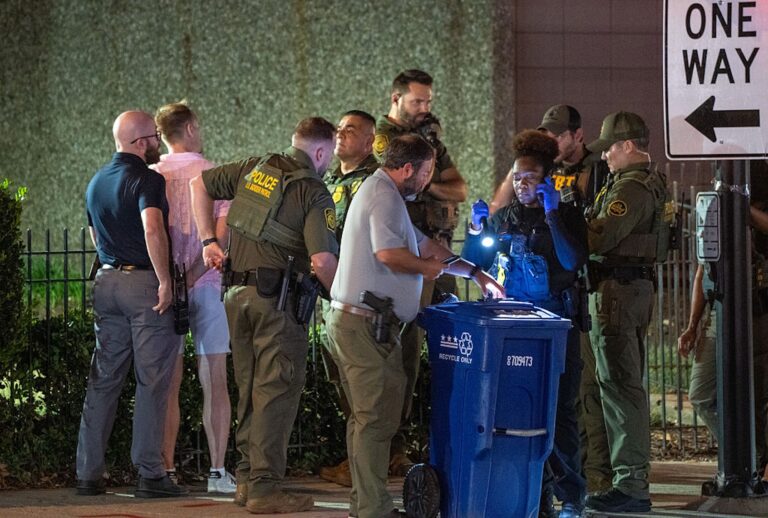 FBI and Border Patrol officers arrest Sean Dunn along Washington, D.C.'s U Street corridor (Andrew Leyden/Getty Images)