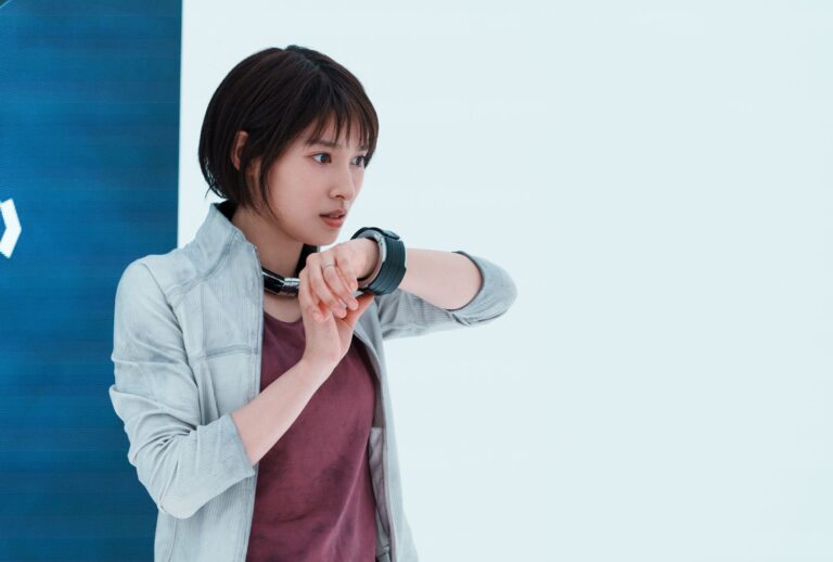 Tao Tsuchiya as Yuzuha Usagi in "Alice in Borderland" (Netflix)