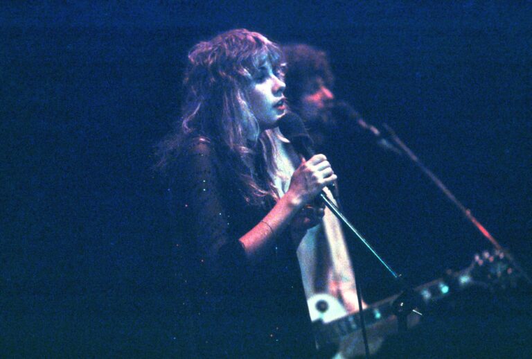 Stevie Nicks and guitarist Lindsey Buckingham (Michael Ochs Archives/Getty Images)