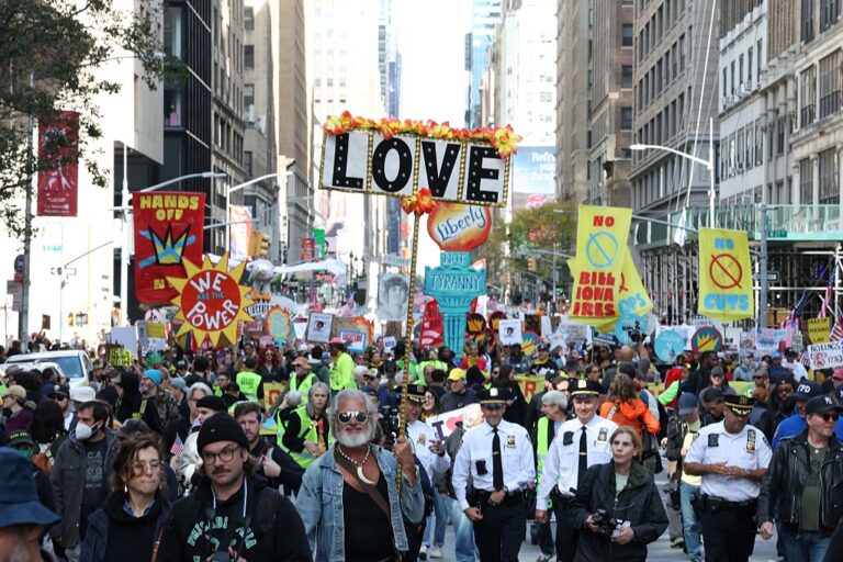 No Kings activists take the streets Americans turned out for another "No Kings" protest across the nation. In the middle of a shutdown, their cries for love and justice ring clearer than ever. (TIMOTHY A.CLARY / AFP / Getty Images)