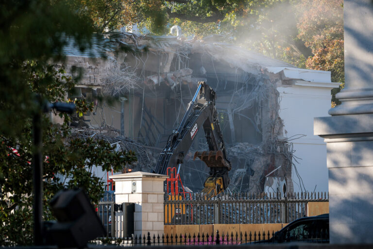 WH facade demolished for Trump ballroom The facade of the East Wing of the White House is demolished by work crews on October 20, 2025 in Washington, DC. (Photo by Kevin Dietsch/Getty Images)