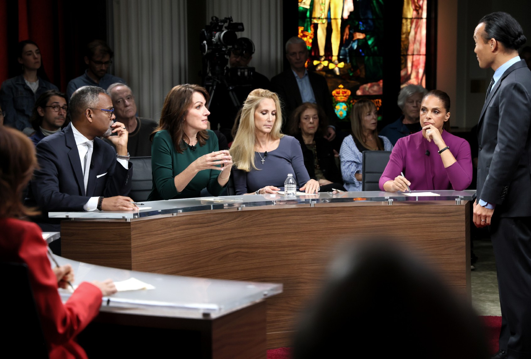 L to R: Dr. Eddie Glaude Jr, Tina Descovich, Ann Coulter, Soledad O'Brien and Aaron Tang in "Breaking the Deadlock" (Cristina Tarantola)