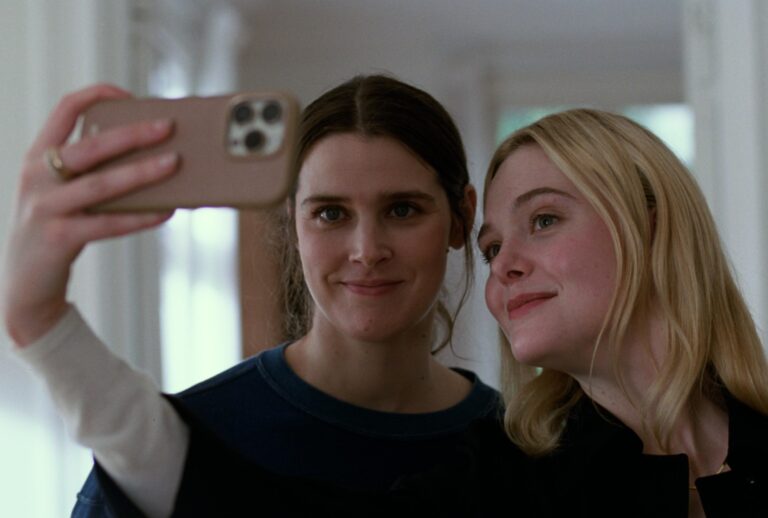 Inga Ibsdotter Lilleaas as Agnes Borg Pettersen and Elle Fanning as Rachel Kemp in "Sentimental Value" (Kasper Tuxen Andersen/Neon)