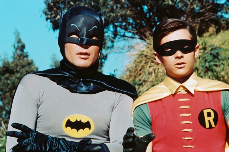 American actors Adam West as Bruce Wayne/Batman and Burt Ward as Dick Grayson/Robin in the TV series 'Batman', circa 1966. (Photo by Silver Screen Collection/Hulton Archive/Getty Images)