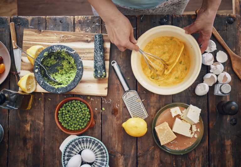 Making a maximalist omelette (GMVozd / Getty Images )