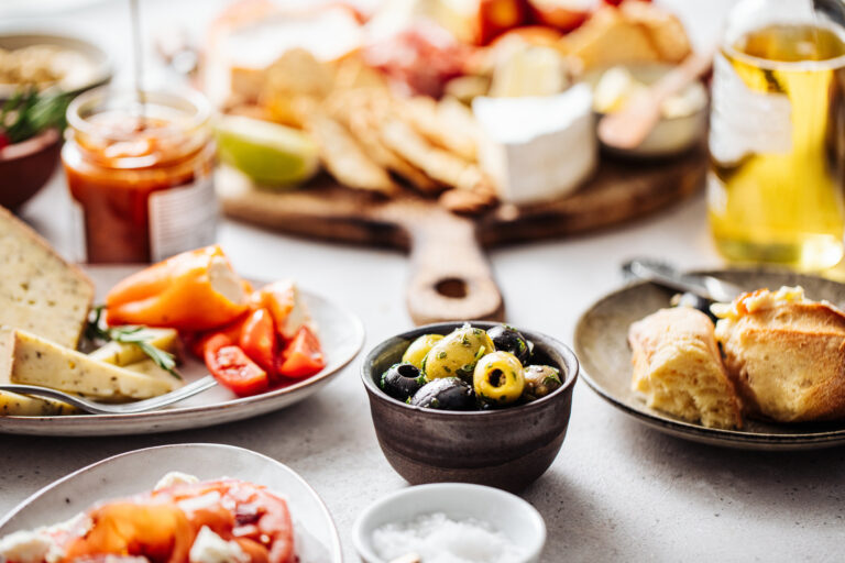 Savory snacks (alvarez / Getty Images )