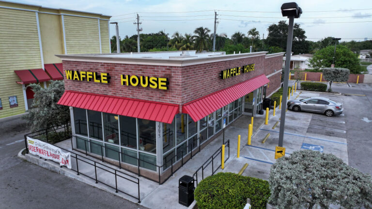 The infamous 24-hour diner is now the centerpiece of an outrageous claim by a FEMA official, who says he was "teleported" to the restaurant over 50 miles away. (Joe Raedle / Getty Images)
