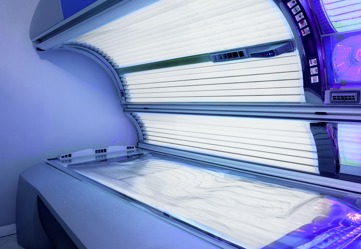 Experts have warned for years against excessive tanning from tanning beds, even helping legislation restrict minors from using them. Now, HHS is dropping the restriction to allow teens to tan again. (Peter Dazeley / Getty Images)