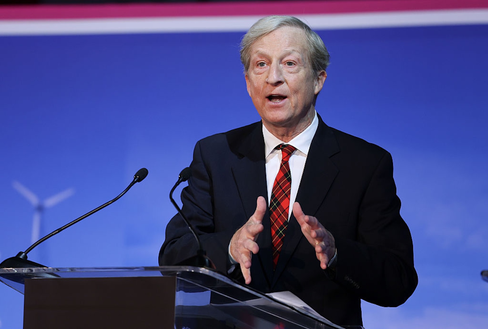 Billionaire and former hedge fund manager Tom Steyer is self-funding a run for California governor on a progressive platform (Eric Thayer / Los Angeles Times via Getty Images)