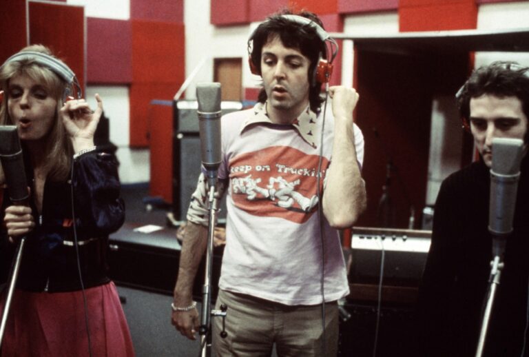 Paul McCartney, Linda McCartney and Denny Laine of Wings at a recording studio in London (Michael Putland/Getty Images)