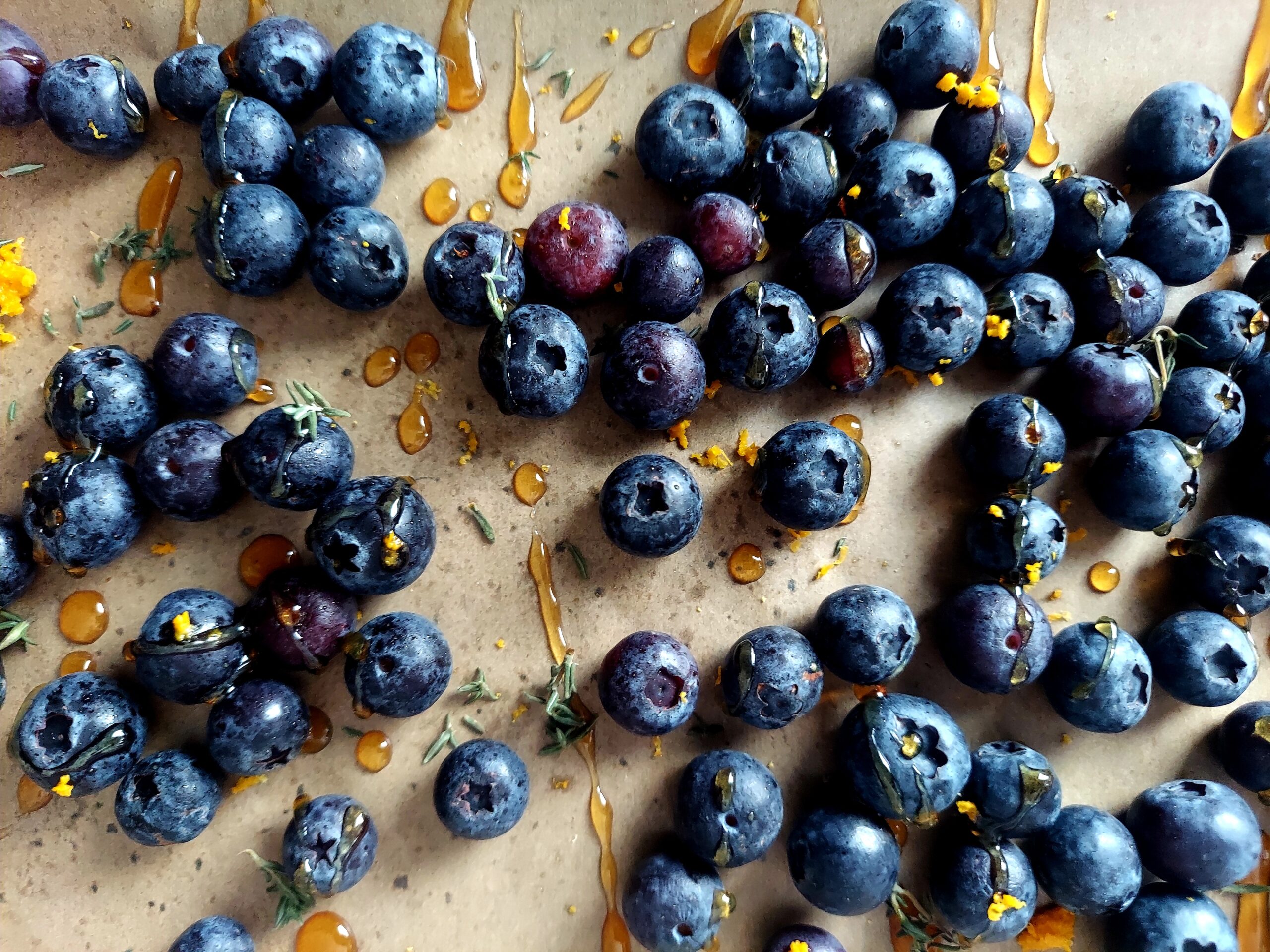Blueberries covered with honey and thyme (Ashlie Stevens)