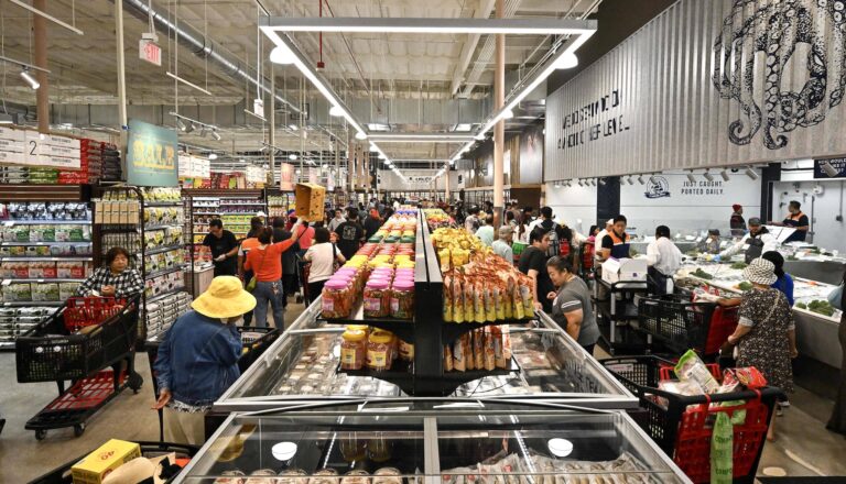 The grand opening of the new H Mart in Westminster, CA (	MediaNews Group/Orange County Register via Getty Images )