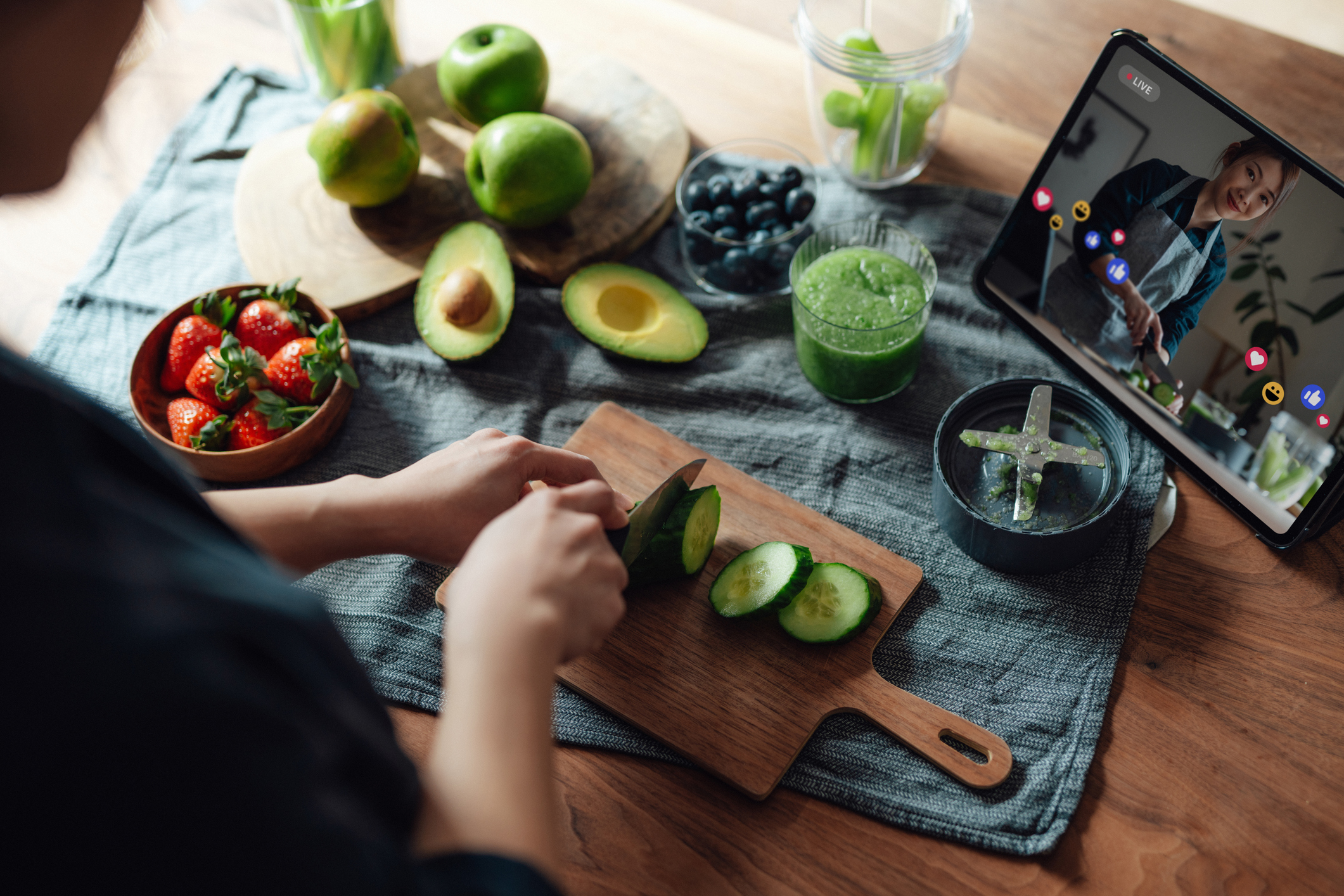 Chef cooking for social media (Oscar Wong / Getty Images)