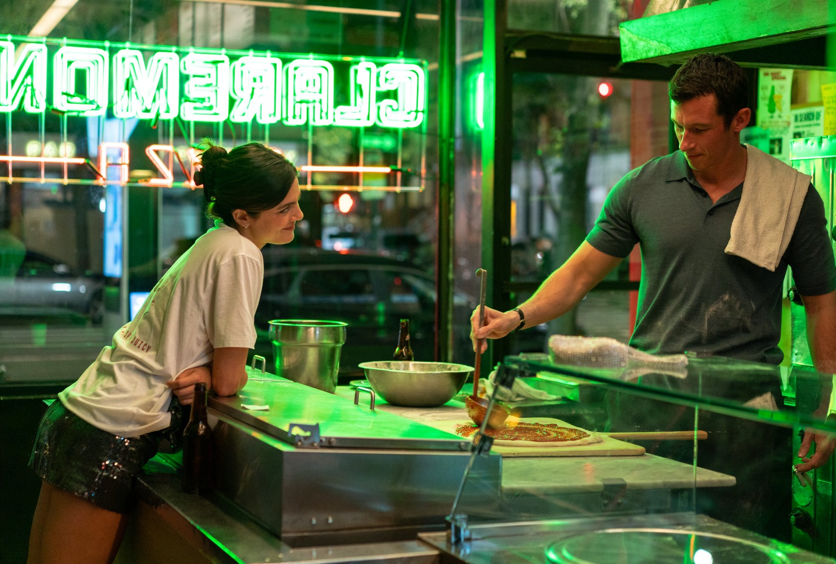 Monica Barbaro and Callum Turner in "One Night Only" (Nicole Rivelli / Universal Pictures)