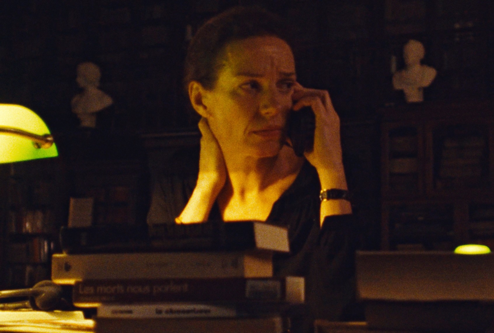 Anne Laure Sellier in "Chronovisor" (Grasshopper Film)