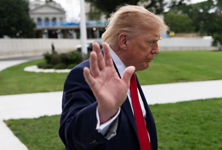 President Donald Trump waves to the media on the South Lawn of the White House on Sept. 26, 2026. (https://www.salon.com/topic/donald-trump)
