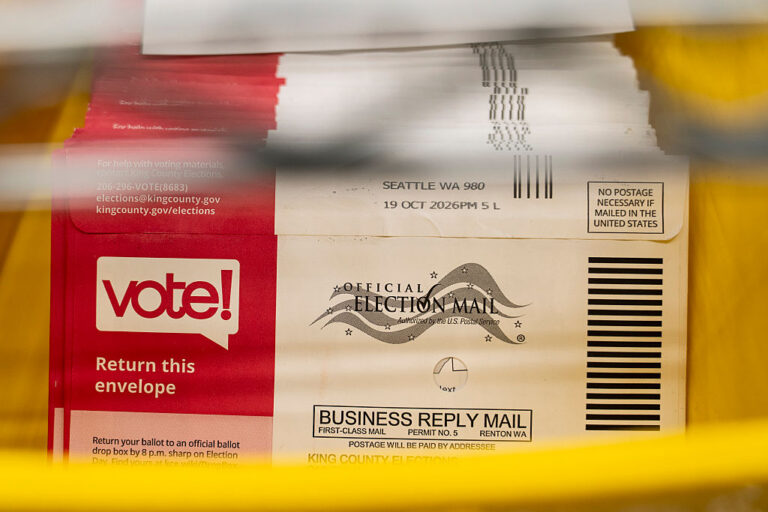 With just days to go before Election Day, voters across the U.S. are using mail-in ballots to cast their votes. Despite previously claiming otherwise, Trump is now encouraging his followers to use this method and push for larger voter turnout. (David Ryder / Getty Images)